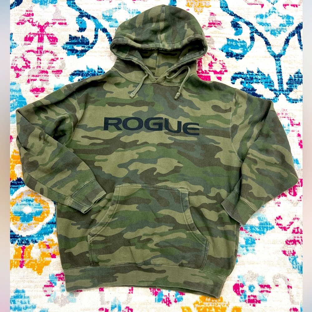 Rogue Camo Sweatshirt- size Medium